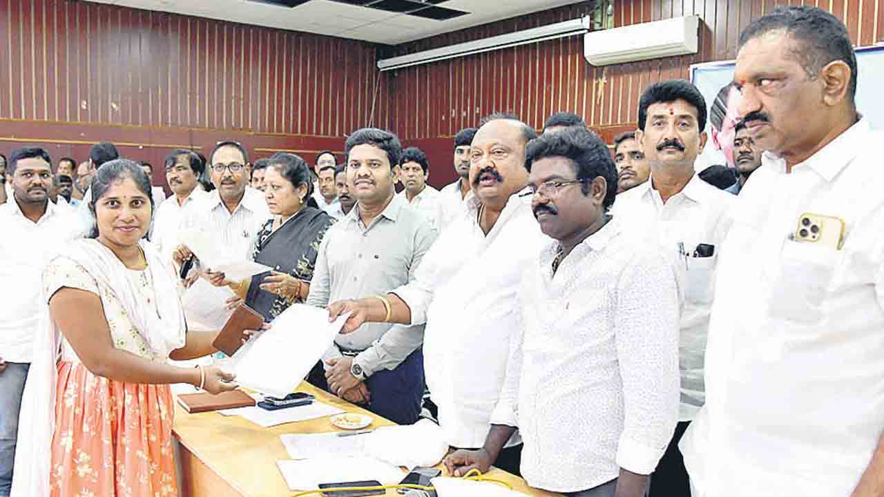 స్వరాష్ట్రంలోనే ఆత్మగౌరవం