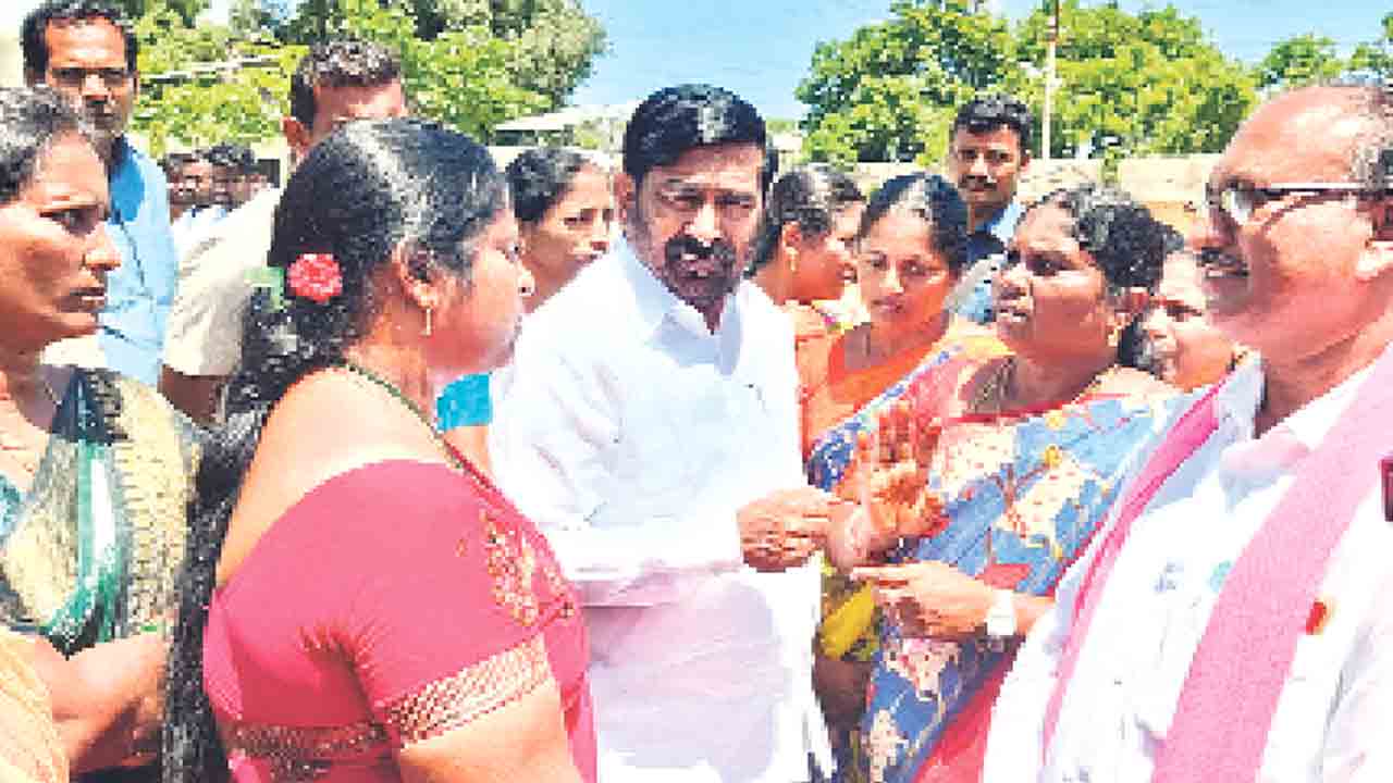 సబ్బండ వర్గాల అండగా సీఎం కేసీఆర్‌