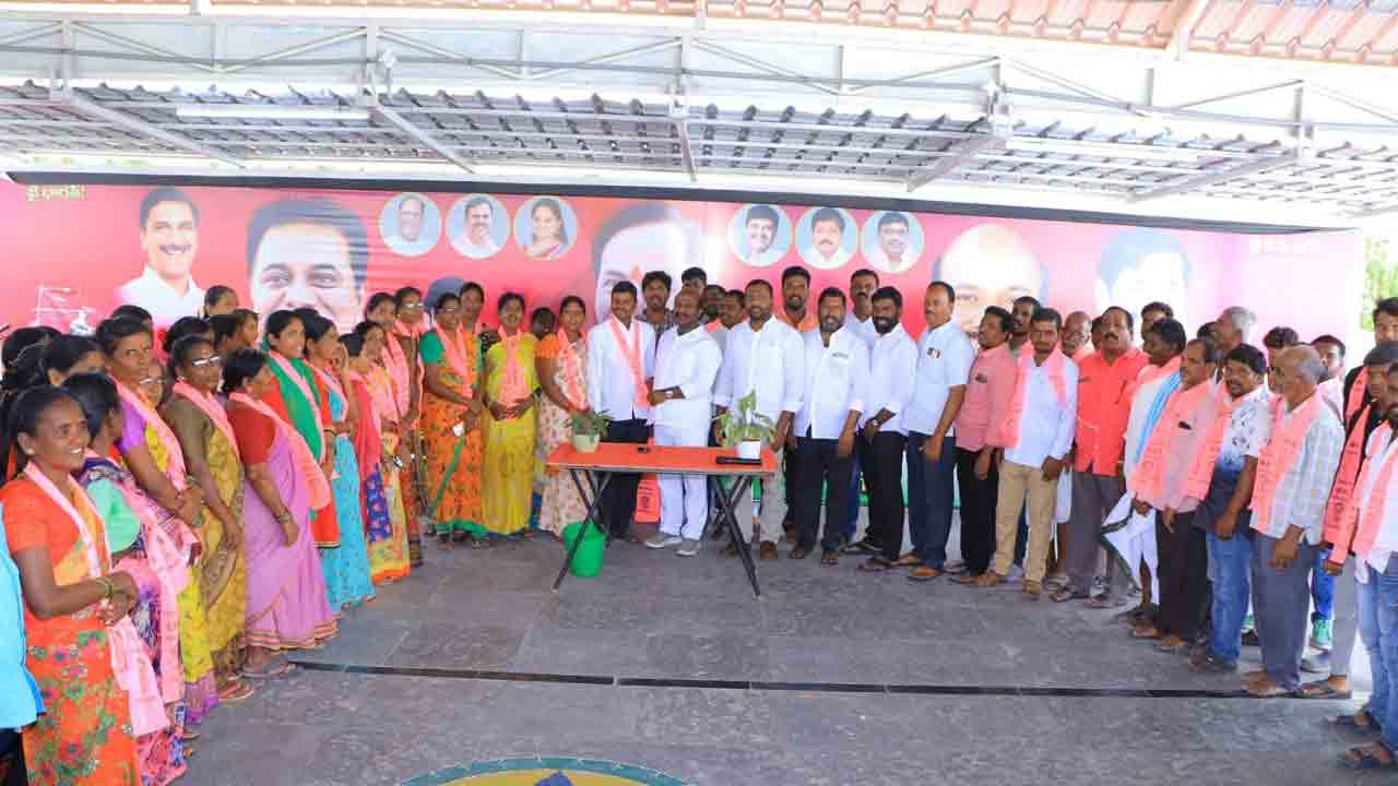 బీఆర్‌ఎస్‌లో చేరికల జోరు