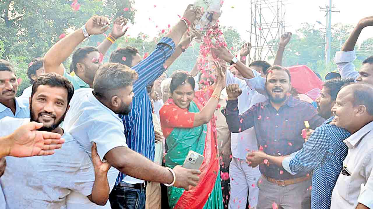 Mla Padmadevenderredy