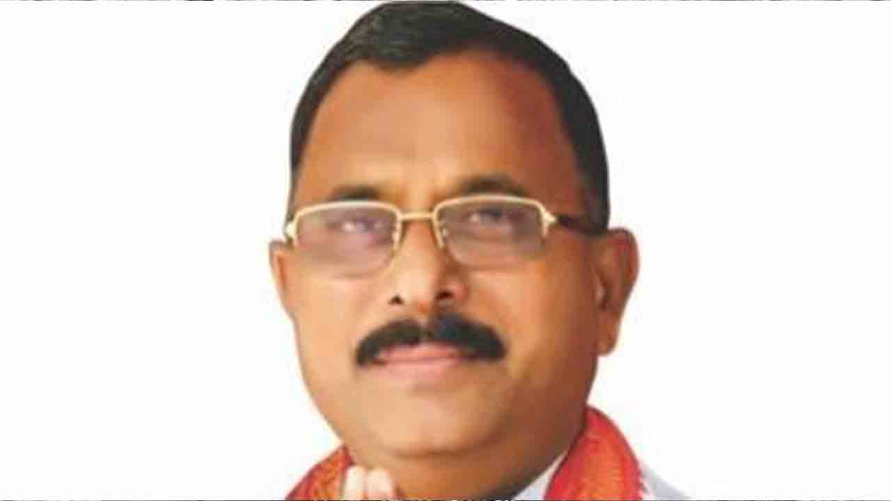 ఎమ్మెల్సీ కూచుకుళ్ల రాజీనామా చేయాలి