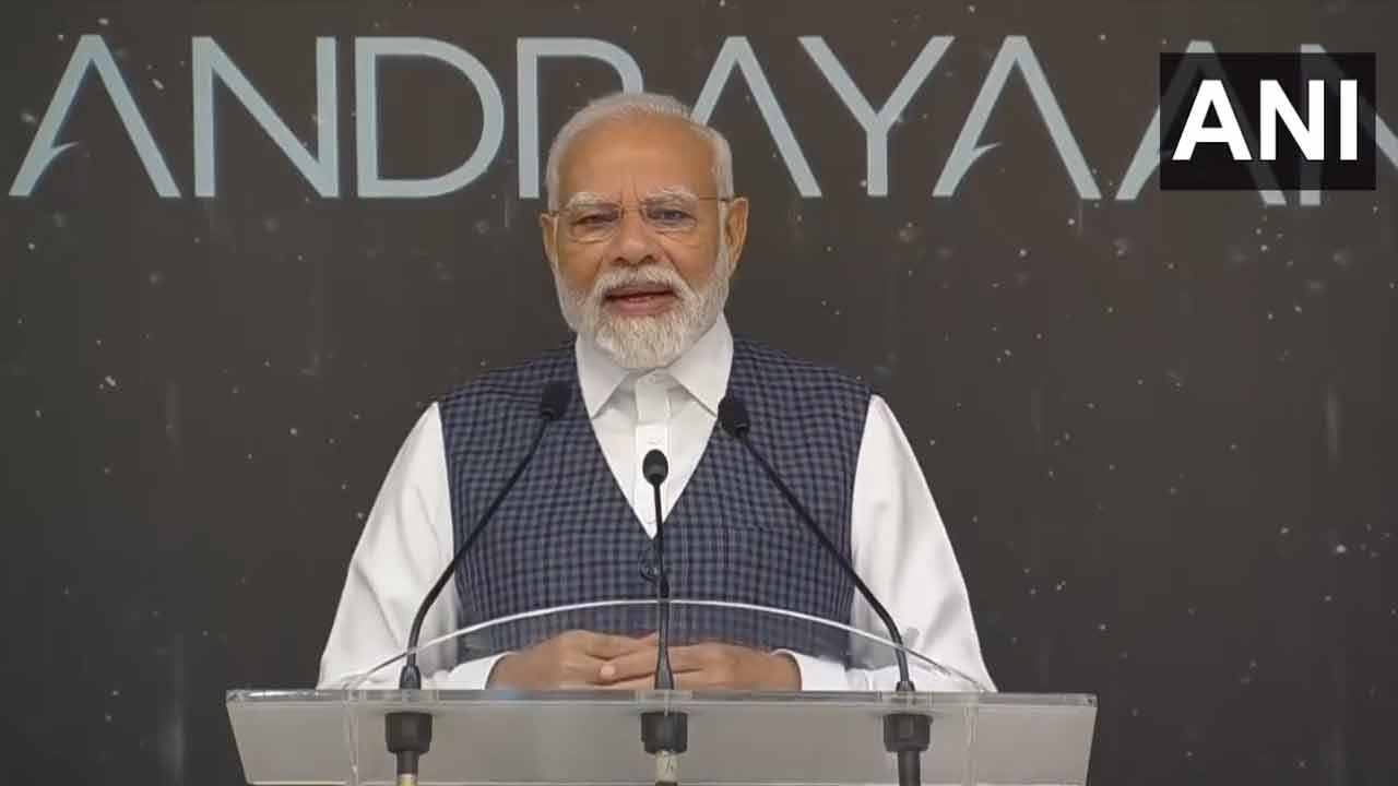 PM Modi | మంగ‌ళ్‌యాన్‌, చంద్ర‌యాన్ విజ‌యం స్ఫూర్తితో గ‌గ‌న్‌యాన్‌కు సిద్ధ‌మ‌వుదాం : మోదీ