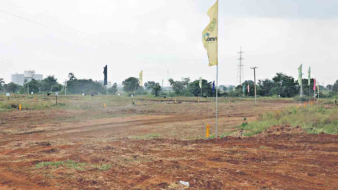 HMDA | మోకిలలో ప్లాట్లకు తీవ్ర పోటీ.. 60 ప్లాట్ల విక్రయంతో హెచ్‌ఎండీఏకి రూ.131.97 కోట్ల ఆదాయం
