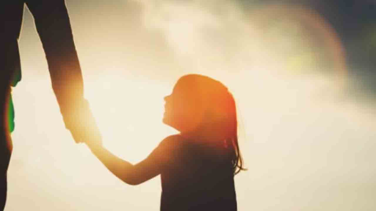 Hyderabad |  తనకు దూరమైన సంతోషం భార్యకు దక్కొద్దని కన్నబిడ్డనే కడతేర్చిన తండ్రి