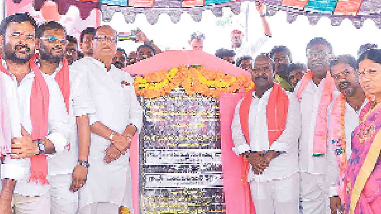 తెలంగాణకు సీఎం కేసీఆరే శ్రీరామ రక్ష