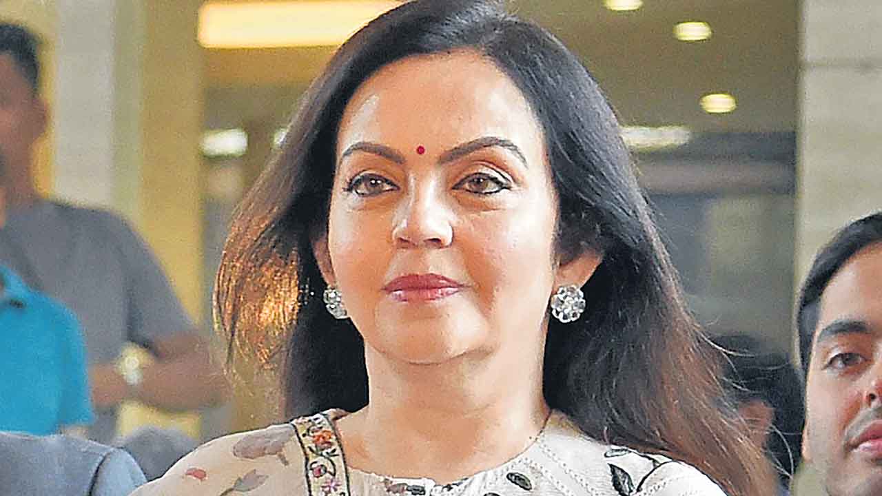 Nita Ambani | రిలయన్స్‌కు ఫౌండేషన్‌