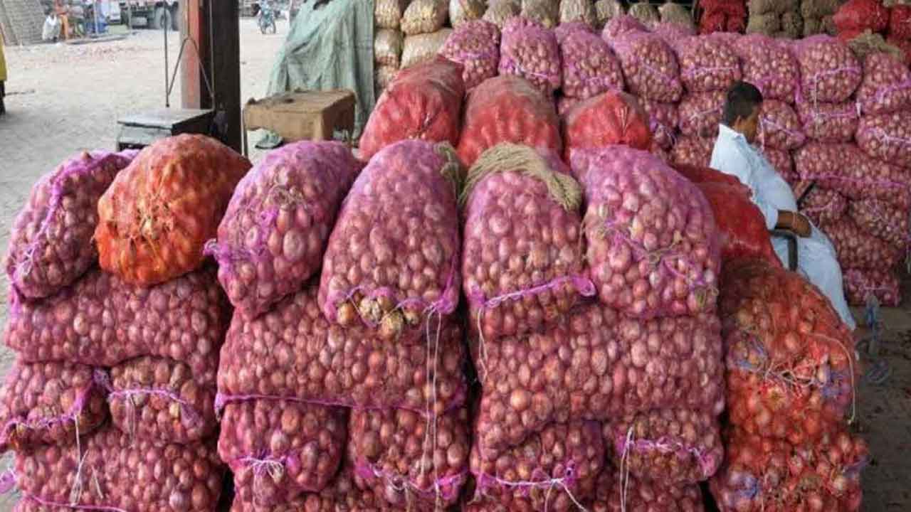 ఉల్లి నిల్వల కోసం ఎన్‌సీసీఎఫ్‌ కొనుగోళ్లు