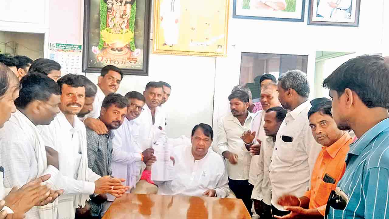 మేమంతా స్పీకర్‌ పోచారం వెంటే