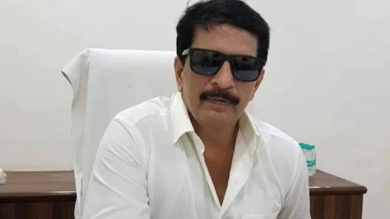 Pradeep Sharma: ముఖేశ్ అంబానీ ఇంటి వ‌ద్ద పేలుడు ప‌దార్ధాలు.. పోలీసు ఆఫీస‌ర్‌కు సుప్రీం బెయిల్‌