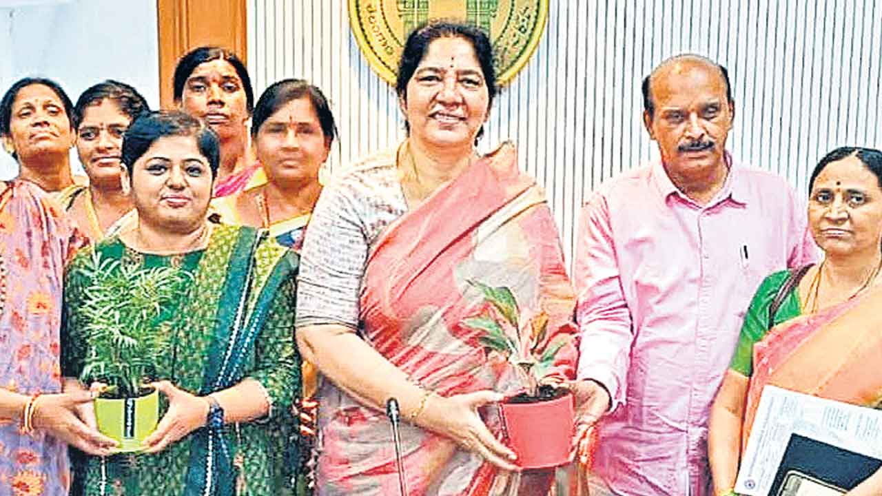 అంగన్‌వాడీల్లో త్వరలో బ్రిడ్జి కోర్సు