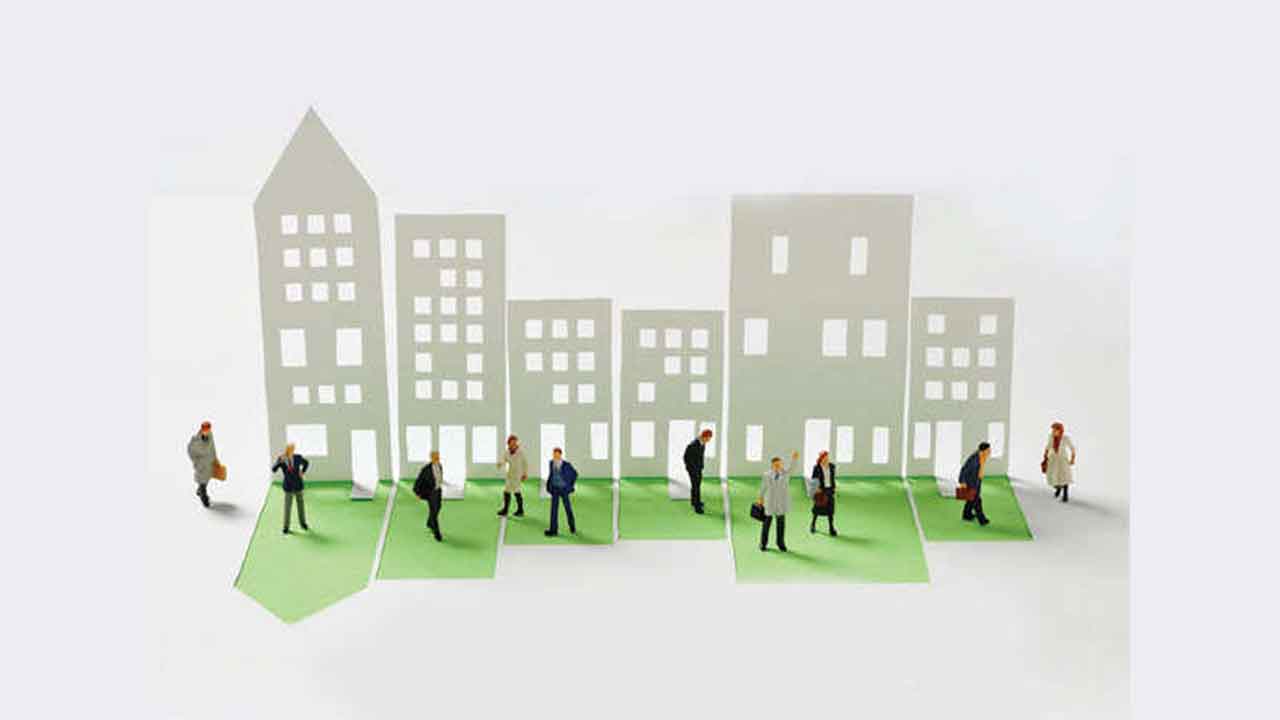 ప్రీ-లాంచ్‌లపై కొరడా.. రియల్టర్లకు రెరా నోటీసులు