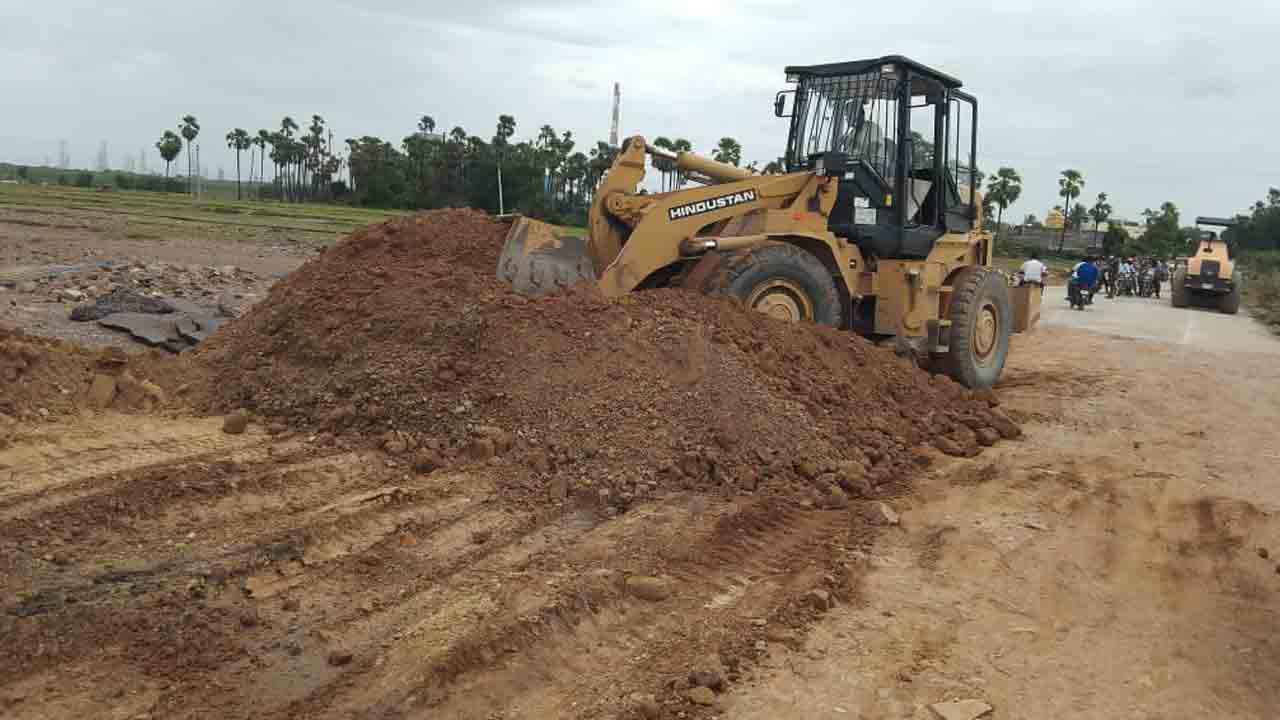 రోడ్లకు తాత్కాలిక మరమ్మతులు పూర్తి