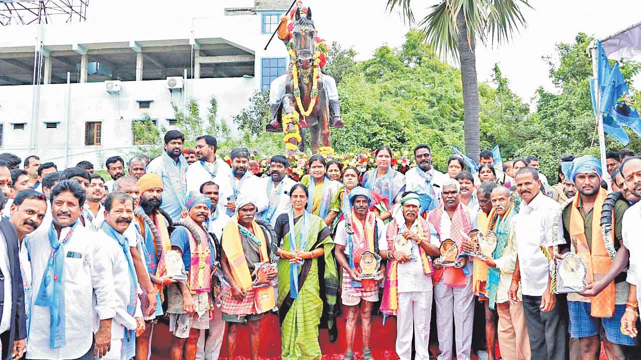 బహుజన యోధుడు సర్వాయి పాపన్న