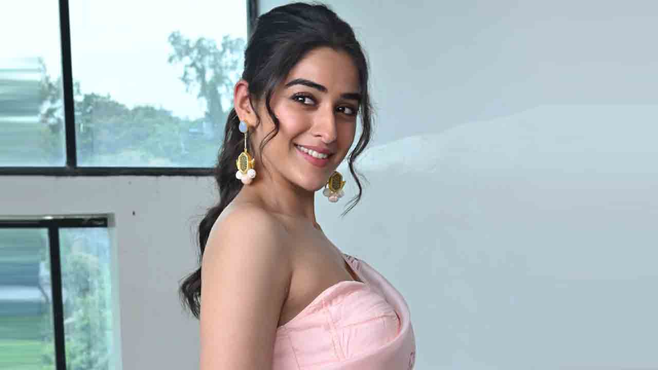 Sakshi Vaidya | ప్రయోగాలకు సిద్ధం