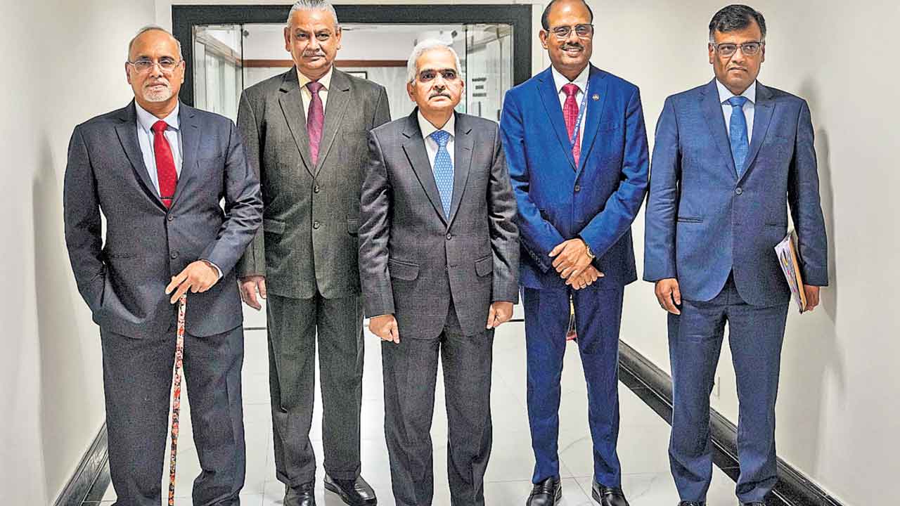 ధరలు పెరిగితే దండిస్తాం