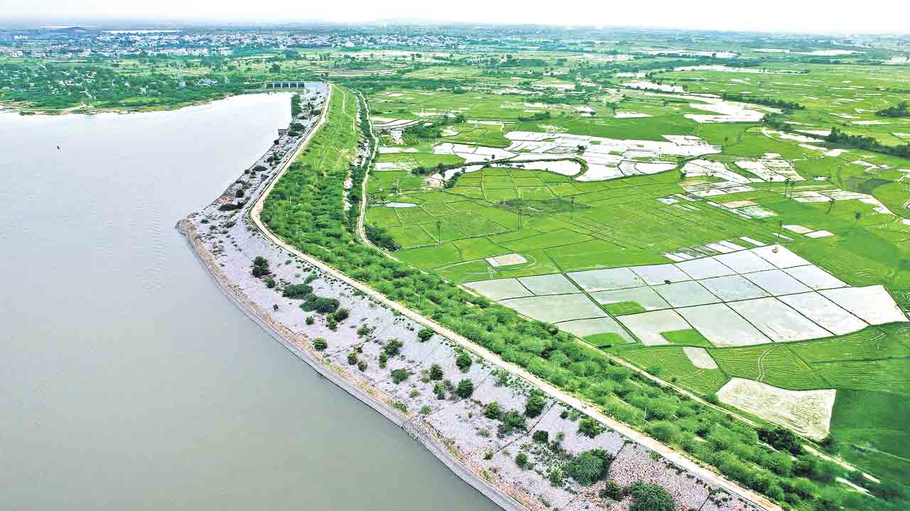 చెరువైనా.. ప్రాజక్టైనా..