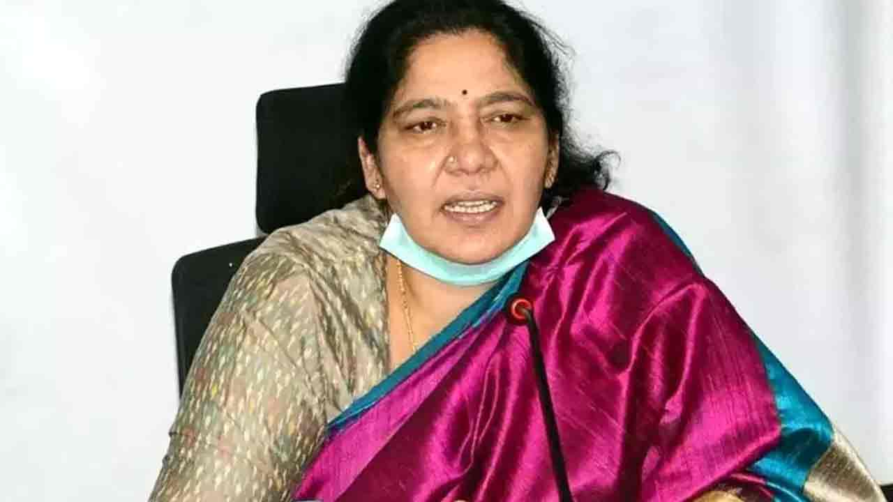 గిరిజన గురుకుల ప్రిన్సిపాల్‌ జ్యోతిలక్ష్మిపై చర్యలు