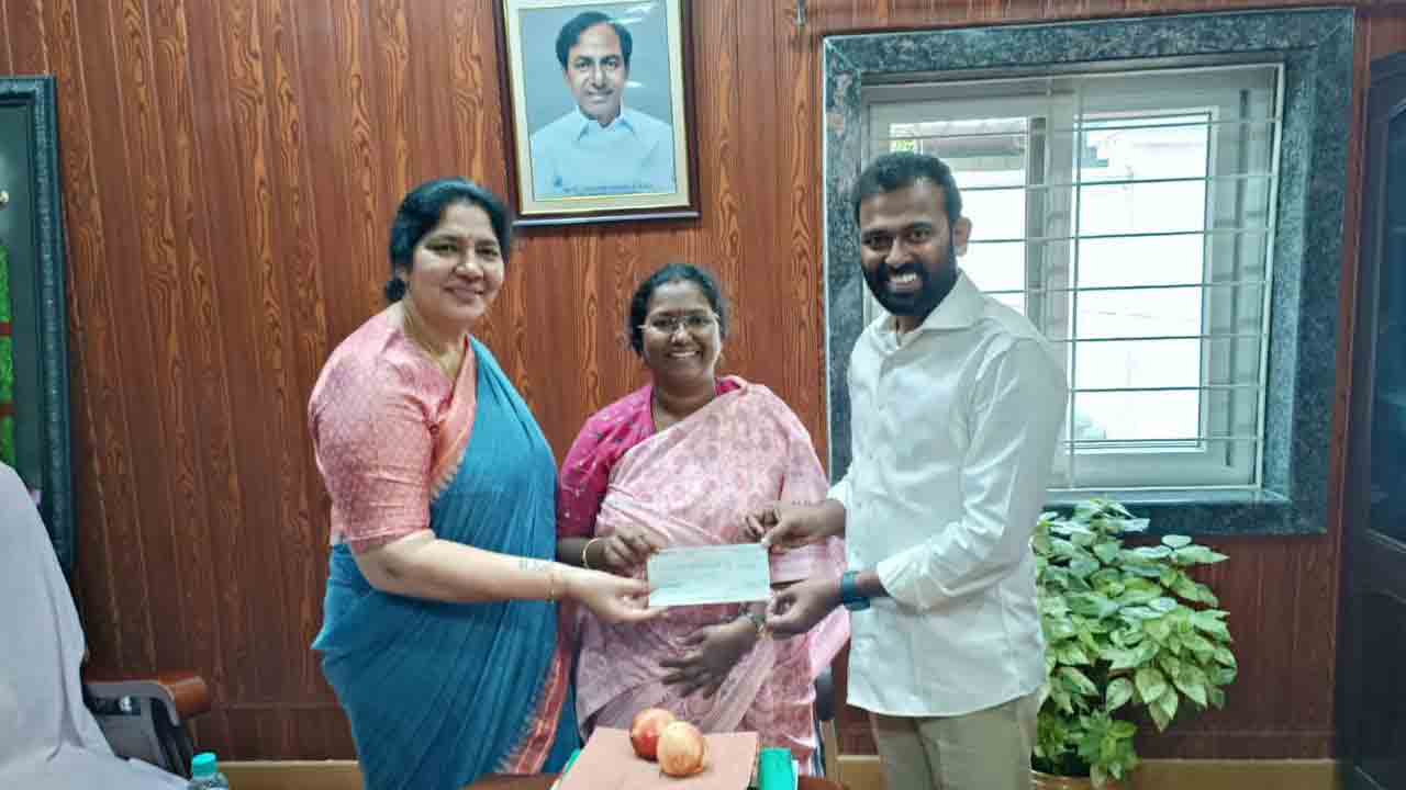 గిరివనంలో గులాబీ గానం