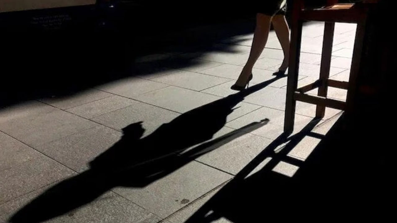 Sex Racket: శృంగార వీడియోలు తీసి.. 50 మంది పురుషుల్ని బెదిరించి.. ఆ గ్యాంగ్ ఇంకేంచేసిందంటే