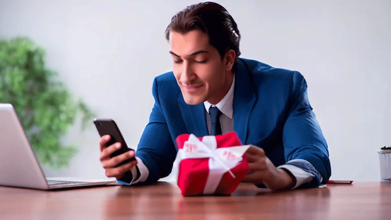 Cyber Fraud | వాటి వ‌ల‌లో ప‌డ‌కండి.. డేటింగ్‌ యాప్స్‌ యూజ‌ర్ల‌కు కేంద్రం వార్నింగ్‌!