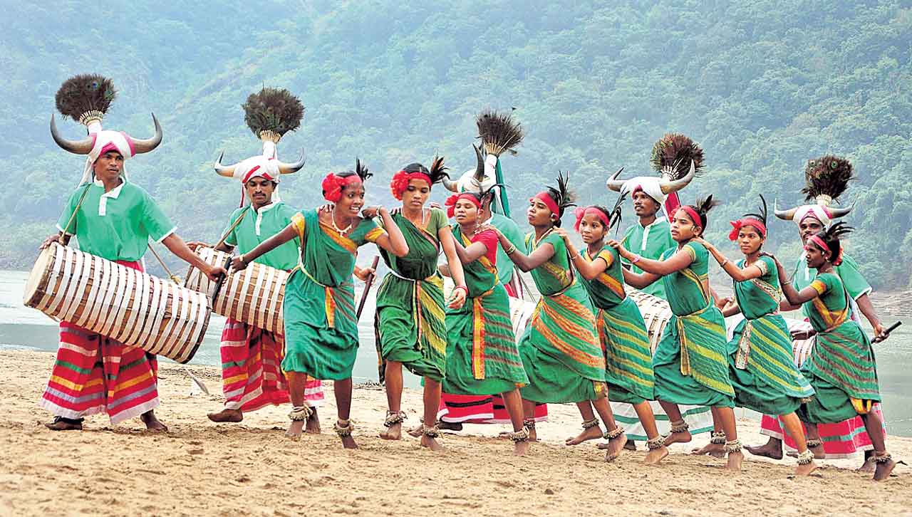 అడవికి అద్దిన ప్రగతి పరిమళం