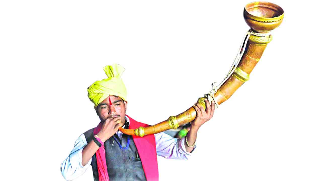 అడవిబిడ్డలకు అండగా..