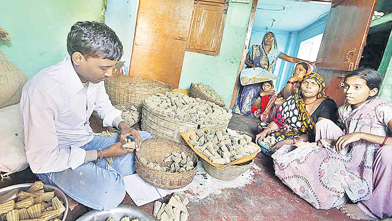 టేకేదార్లకూ ఆసరా