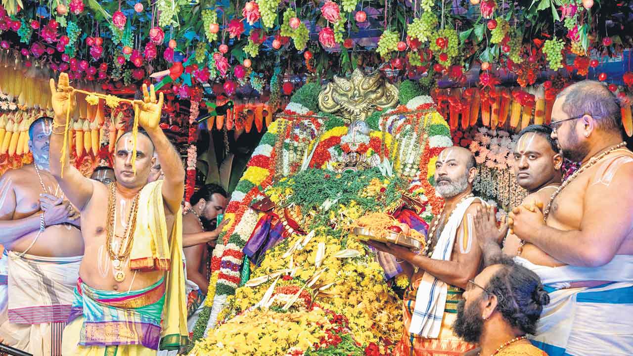 వరలక్ష్మిగా తిరుచానూరు పద్మావతి