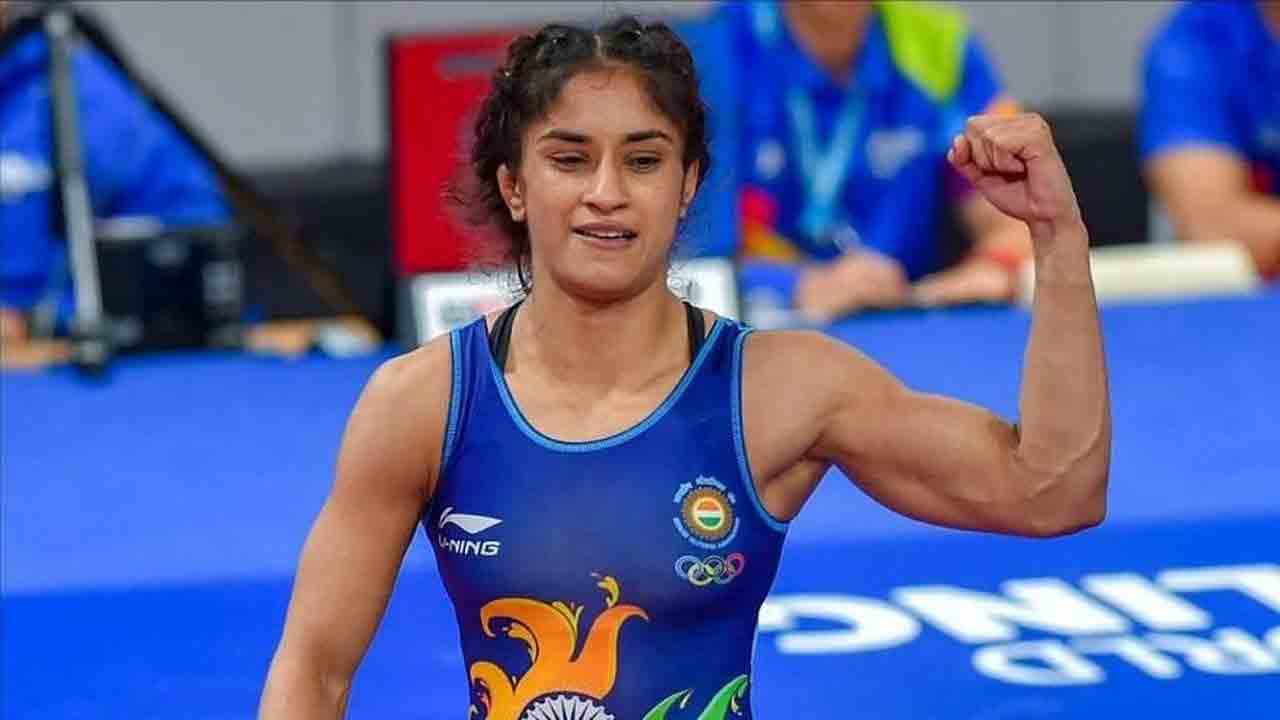 Vinesh Phogat | ఆసియా గేమ్స్ నుంచి వైదొలిగిన స్టార్ రెజ్ల‌ర్.. కార‌ణం తెలుసా..?
