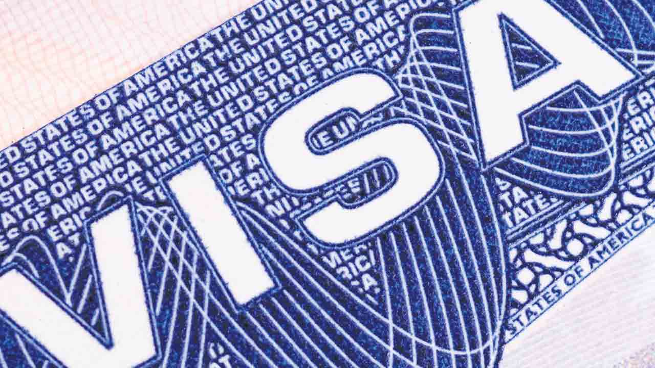 US Immigration |  వీసా వచ్చిందని అమెరికాకు ఎగిరిపోతే చాలదు.. రూల్స్‌ తెల్వకపోతే వచ్చిన ఫ్లైట్‌లో రిటర్న్‌ పంపించేస్తరు!!