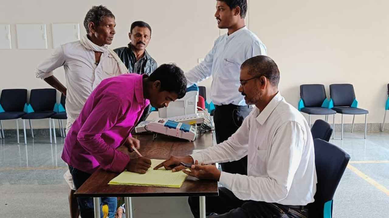 ఓటరు చైతన్యం.. వెల్లివిరిసేలా..