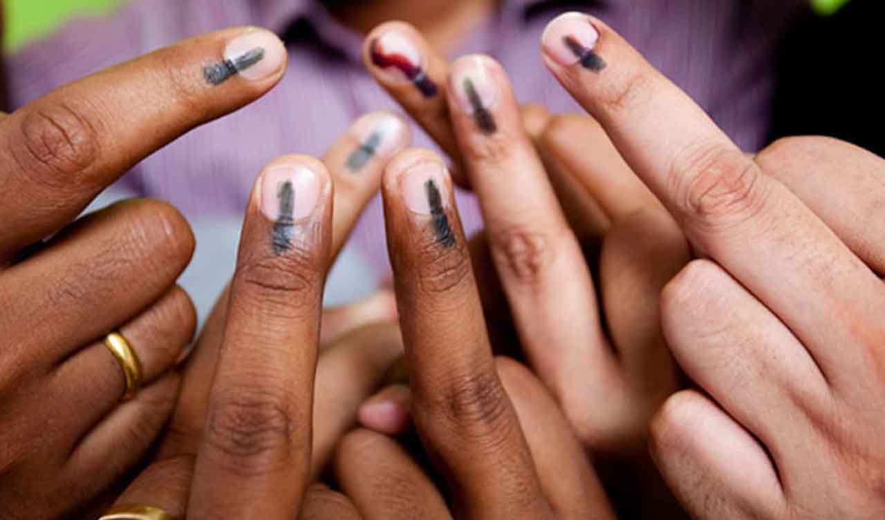 సూర్యాపేట జిల్లా వ్యాప్తంగా  ఓటర్లు 9,34,402