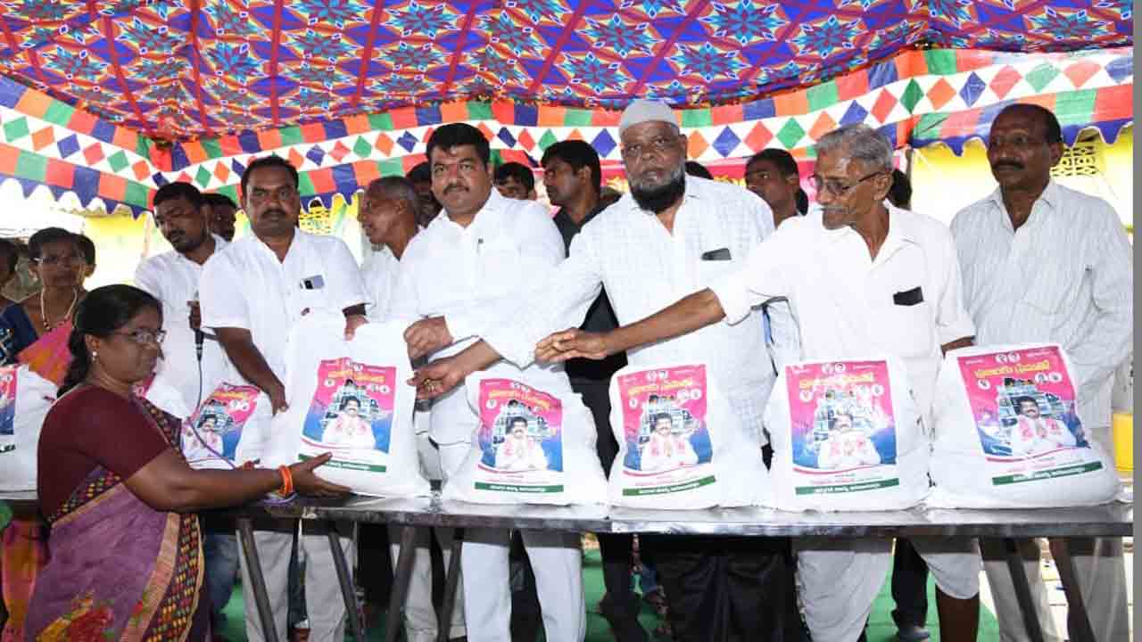 వరద బాధితులు ధైర్యంగా ఉండండి