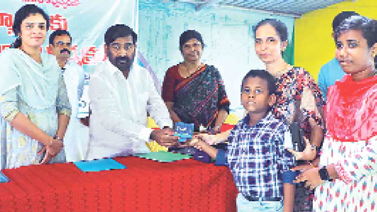 అన్ని వర్గాల సంక్షేమమే సీఎం కేసీఆర్‌ ధ్యేయం