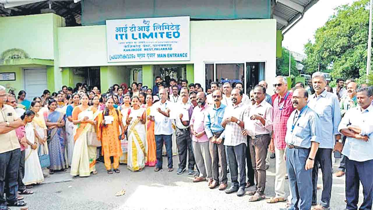 చంద్రయాన్‌ ఇంజినీర్లకు 3 నెలలుగా జీతాల్లేవు!