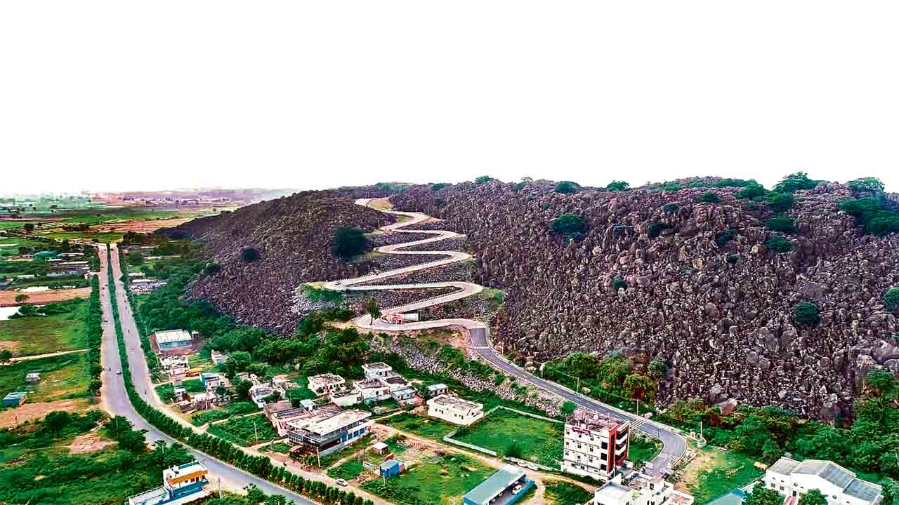 Siddula Gutta |  ప్రకృతి సోయగాల తోరణం సిద్దులగుట్ట.. ఆధ్యాత్మిక, పర్యాటక కేంద్రంగా ప్రసిద్ధి