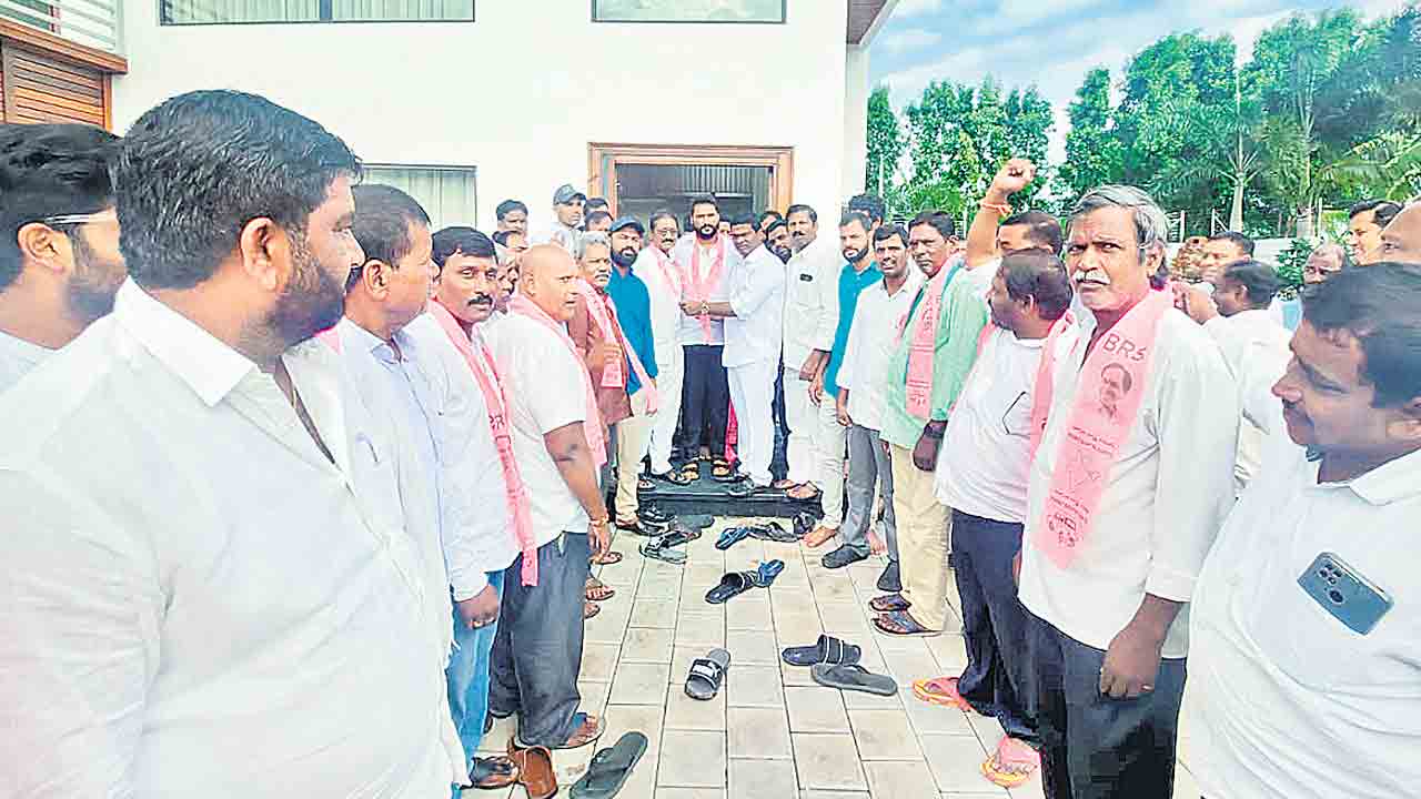 అభివృద్ధి, సంక్షేమానికి పట్టం