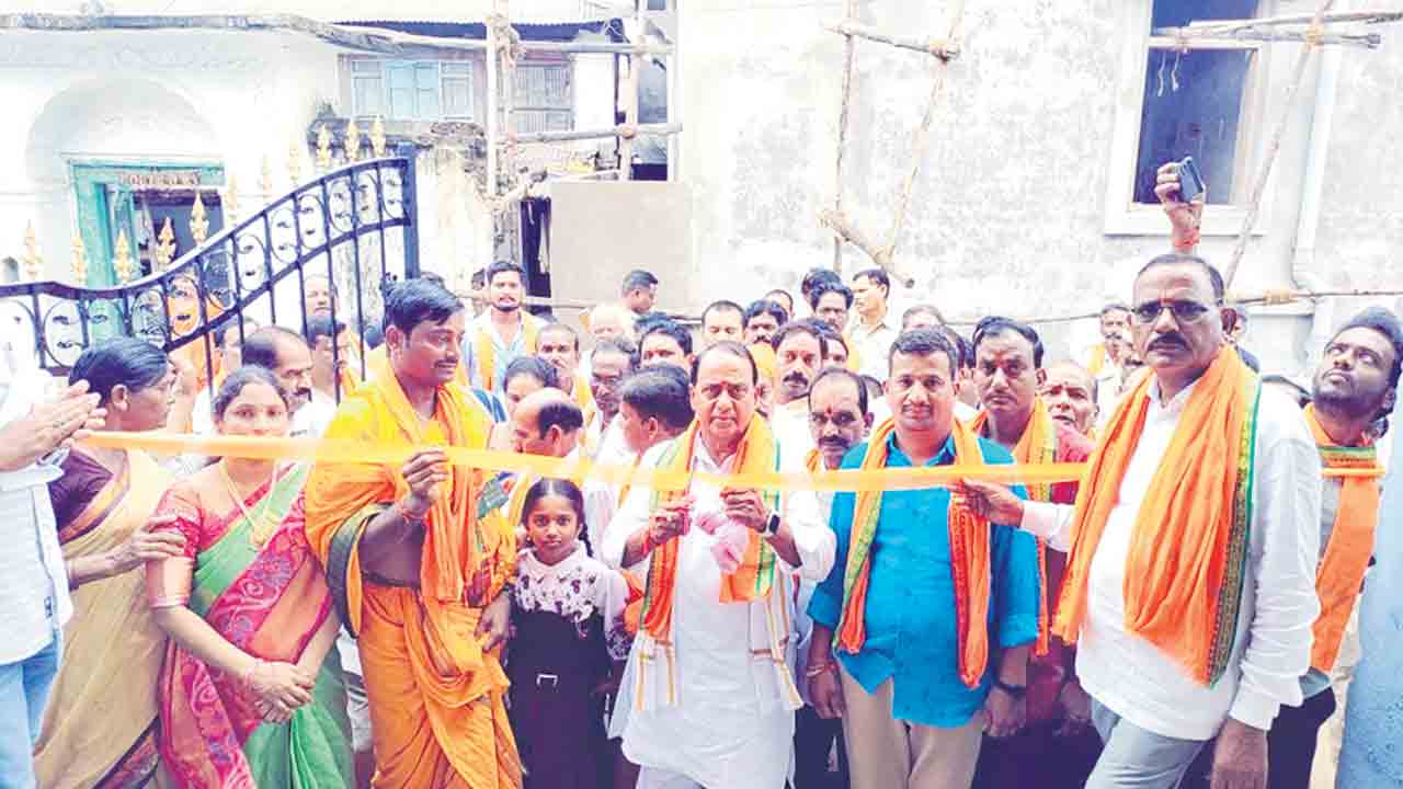 ఆధ్యాత్మిక భావనను అలవర్చుకోవాలి