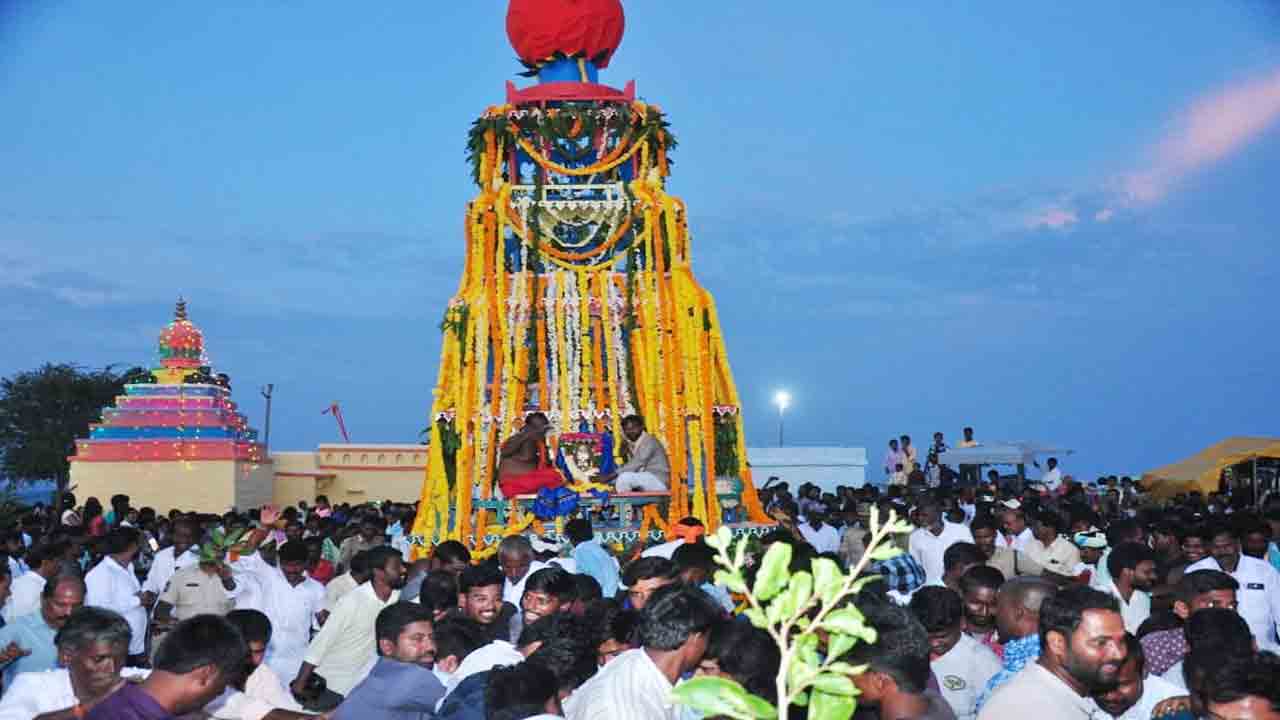 వైభవంగా రామలింగేశ్వరస్వామి రథోత్సవం