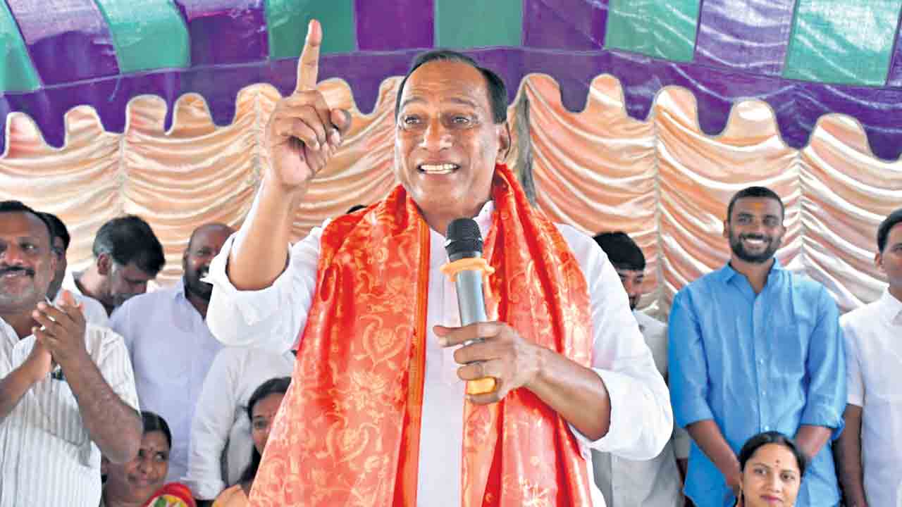 కాంగ్రెసోళ్లవి.. బూటకపు మాటలు