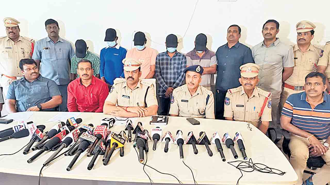 భూ వివాదాలే… హత్యకు దారితీశాయి