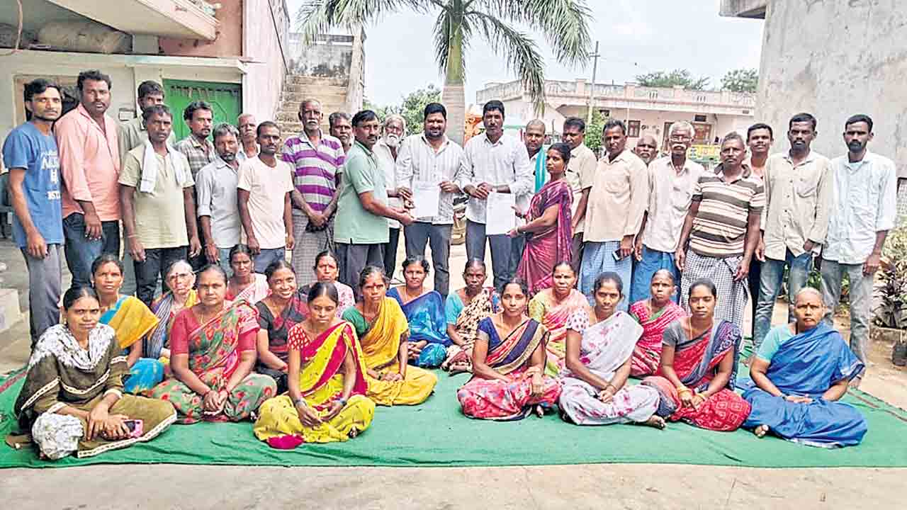 ప్రశాంత్‌రెడ్డికి మద్దతుగా తీర్మానాలు