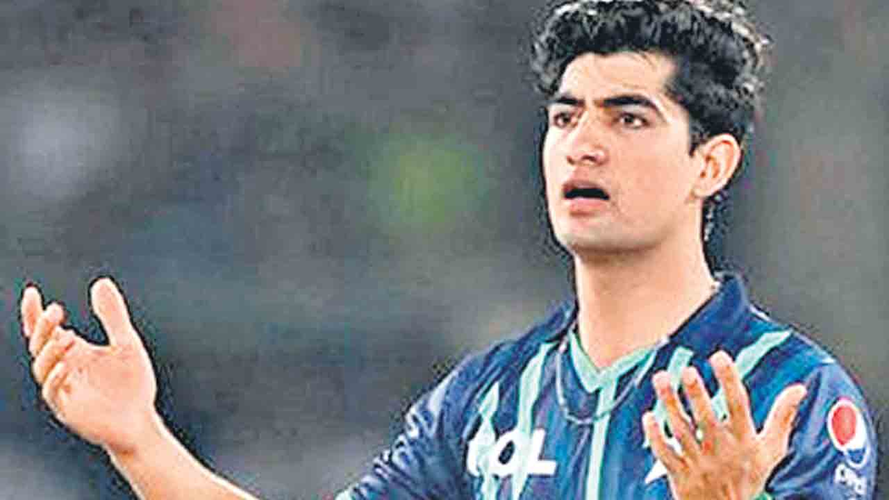 నసీమ్‌ షా ఔట్‌