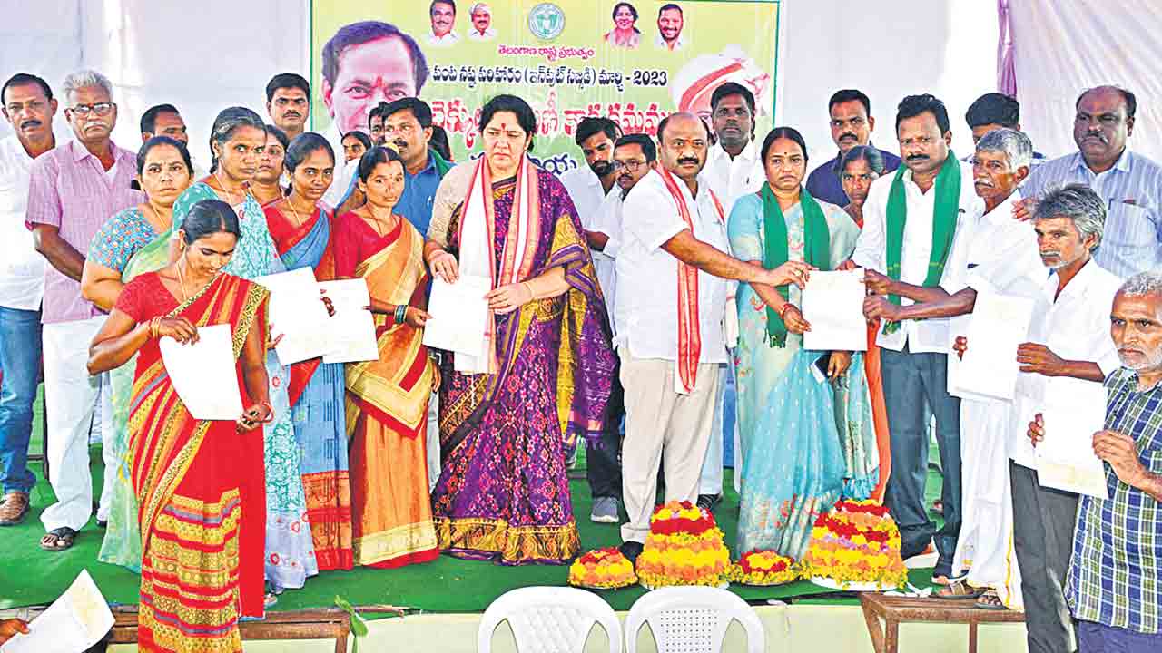 పీసీసీ చీఫ్‌ రేవంత్‌ చీటర్‌