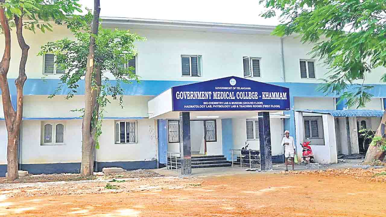 పేదలకు అందుబాటులో వైద్యసేవలు