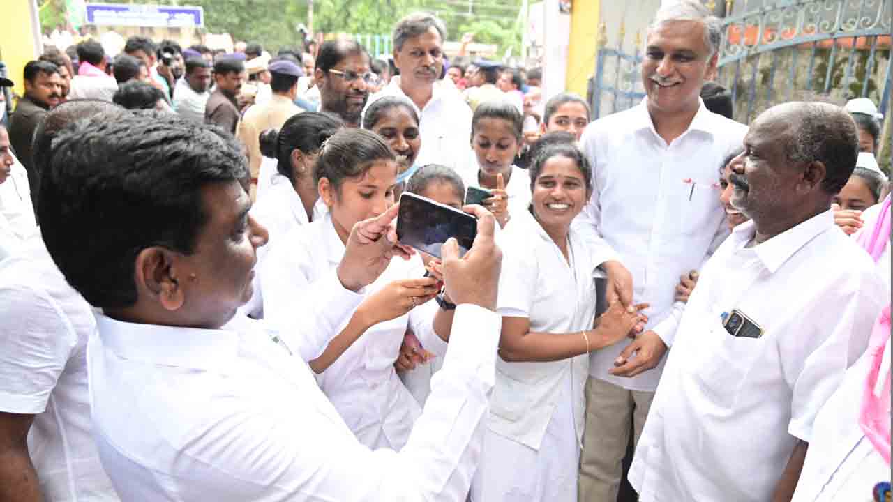 వైద్య కళాశాలల ఘనత సీఎం కేసీఆర్‌దే