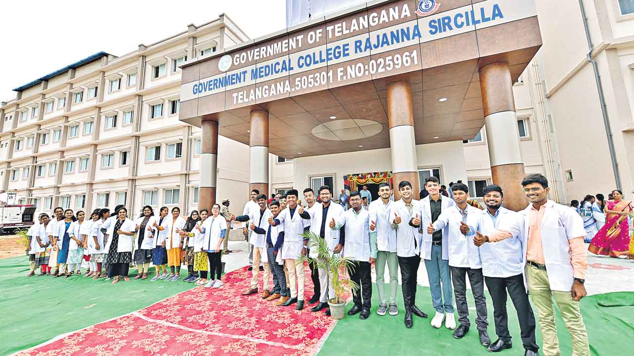 8 మెడికల్‌ కాలేజీలకు 1447 కోట్లు