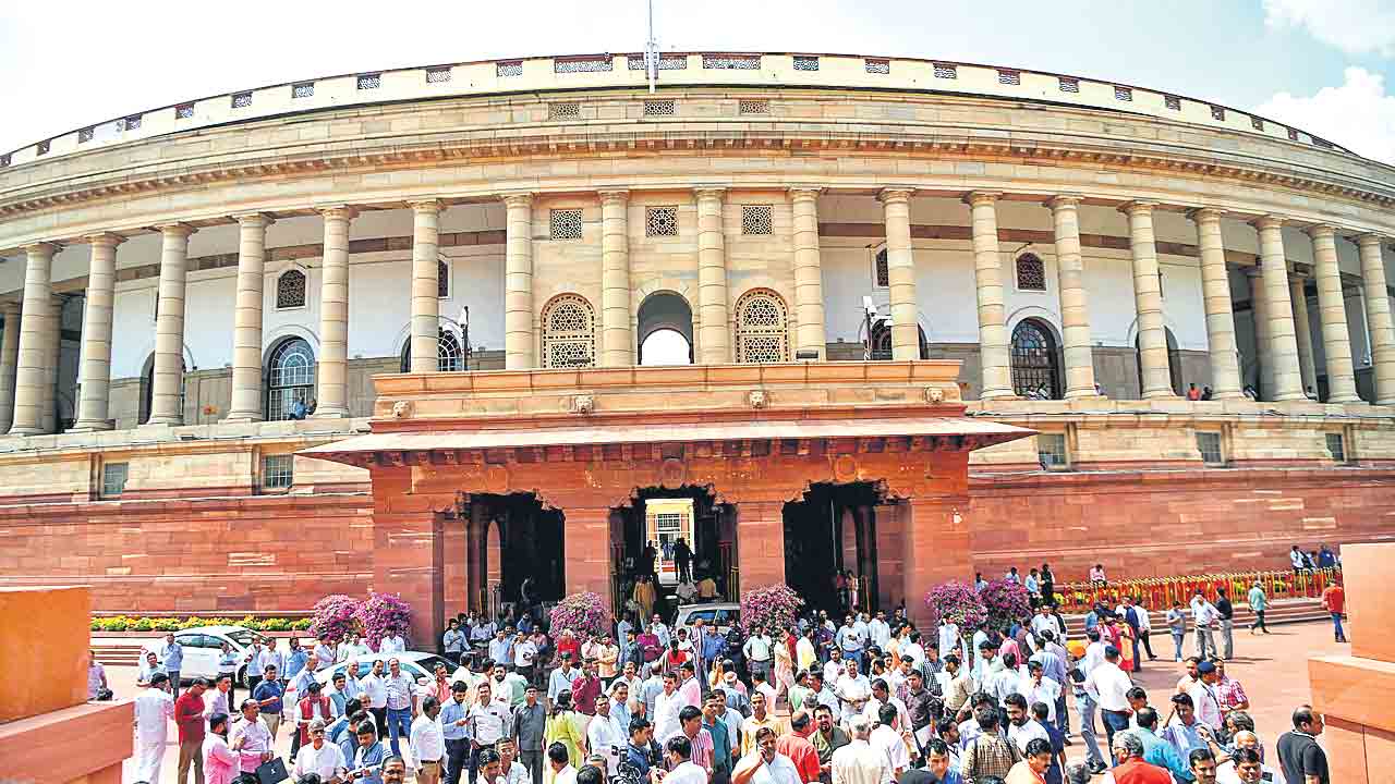 సెంట్రల్‌ విస్టాలోకి పార్లమెంట్‌