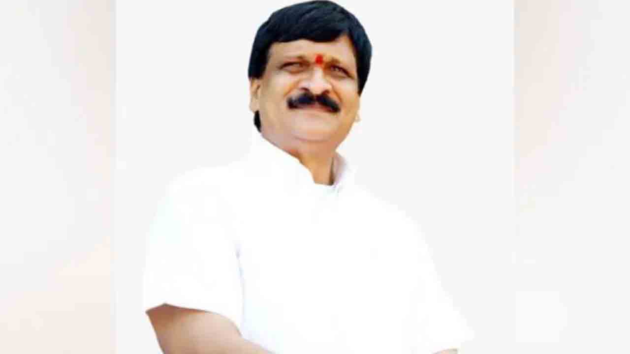 Mynampally Hanumantha Rao | మైనంపల్లి కాంగ్రెస్‌ కండువా కప్పుకోకముందే పార్టీలో కిరికిరి.. మమ్మల్ని బలి చేస్తారా అంటూ బీసీ నేతలు