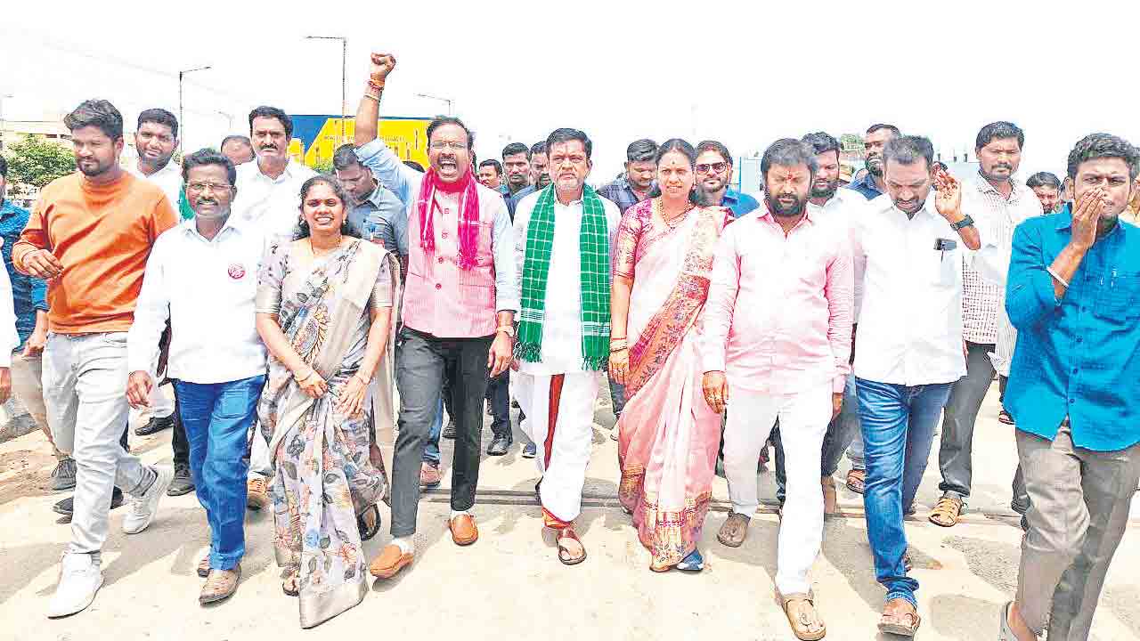 నేను మీ బిడ్డను.. ఆశీర్వదించండి